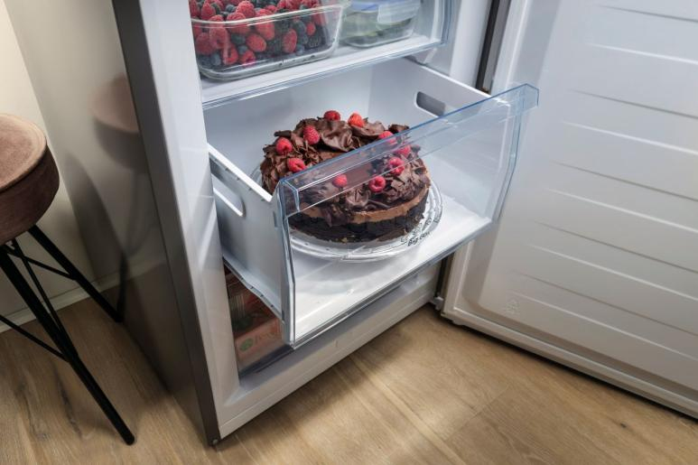 Hisense RB434N4BCB fridge-freezer Freestanding – image 9