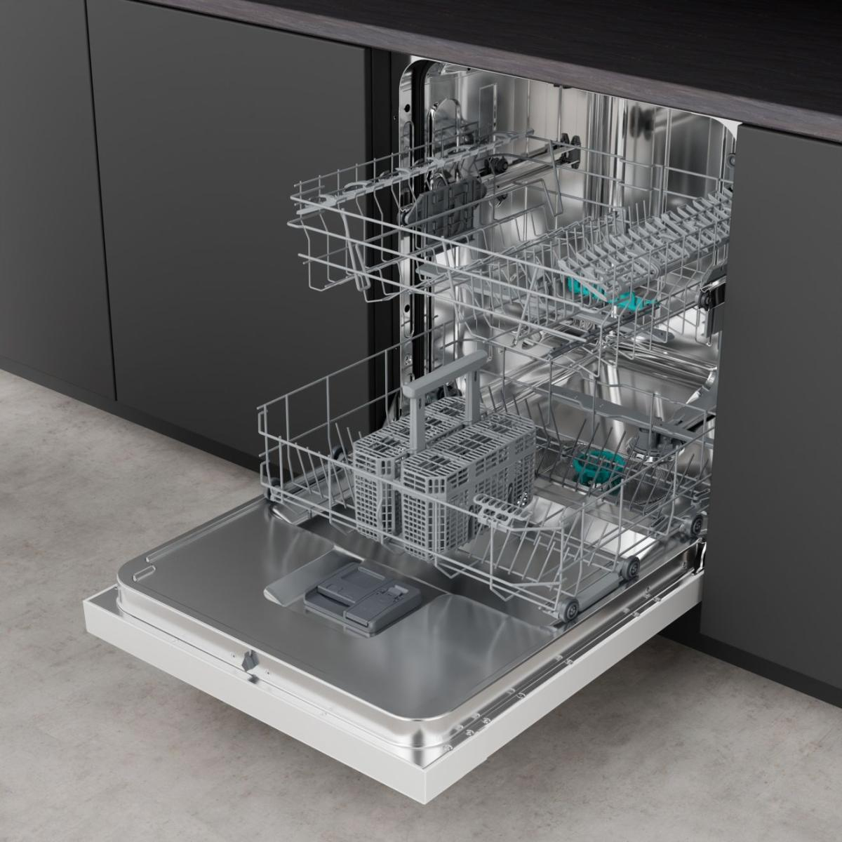 Hisense Dishwasher HU642B90W BK070 – image 6