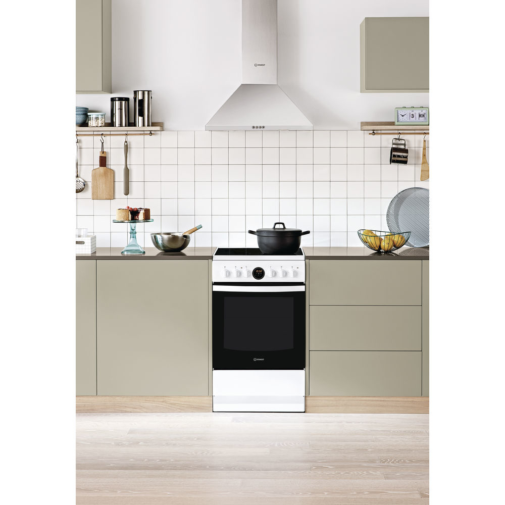 Indesit IS5V5CCW/E cooker Freestanding cooker Electric Ceramic hob White – image 3