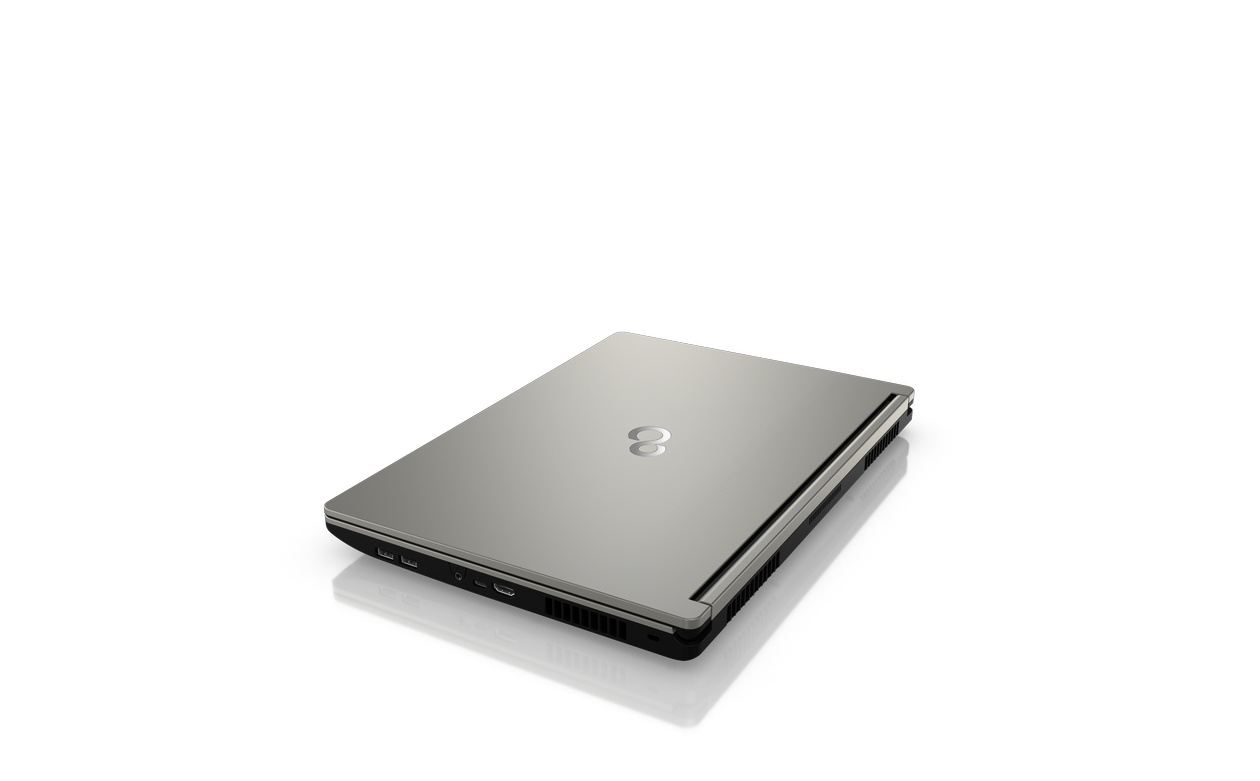 Fujitsu CELSIUS H7613 Intel® Core™ i7 i7-13850HX Mobile workstation – image 2
