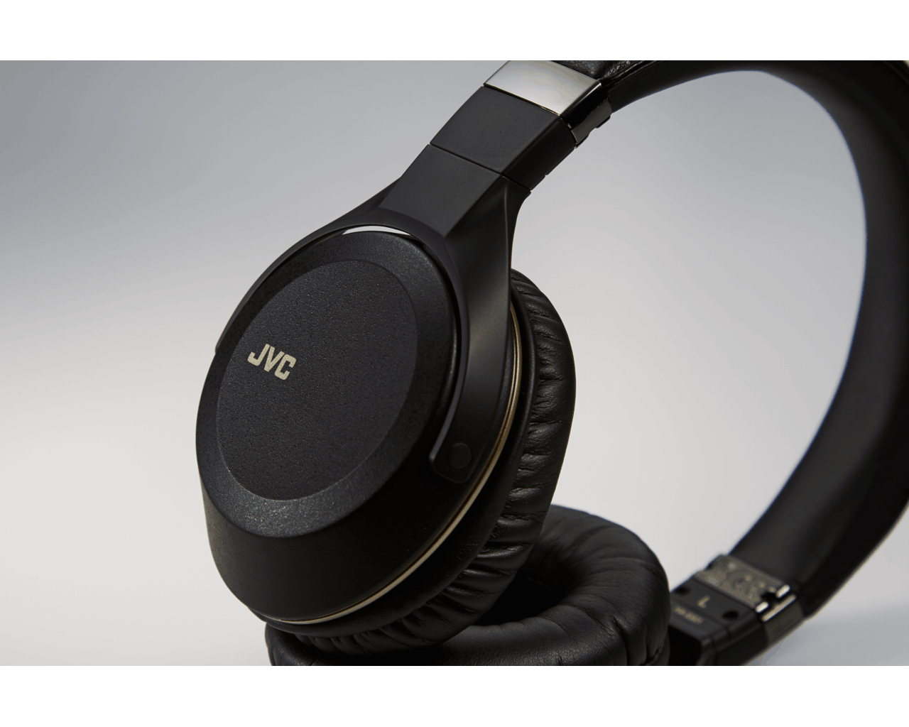 JVC HA-SHR02-E High-Res compatible headphones with triple magnet driver – image 7