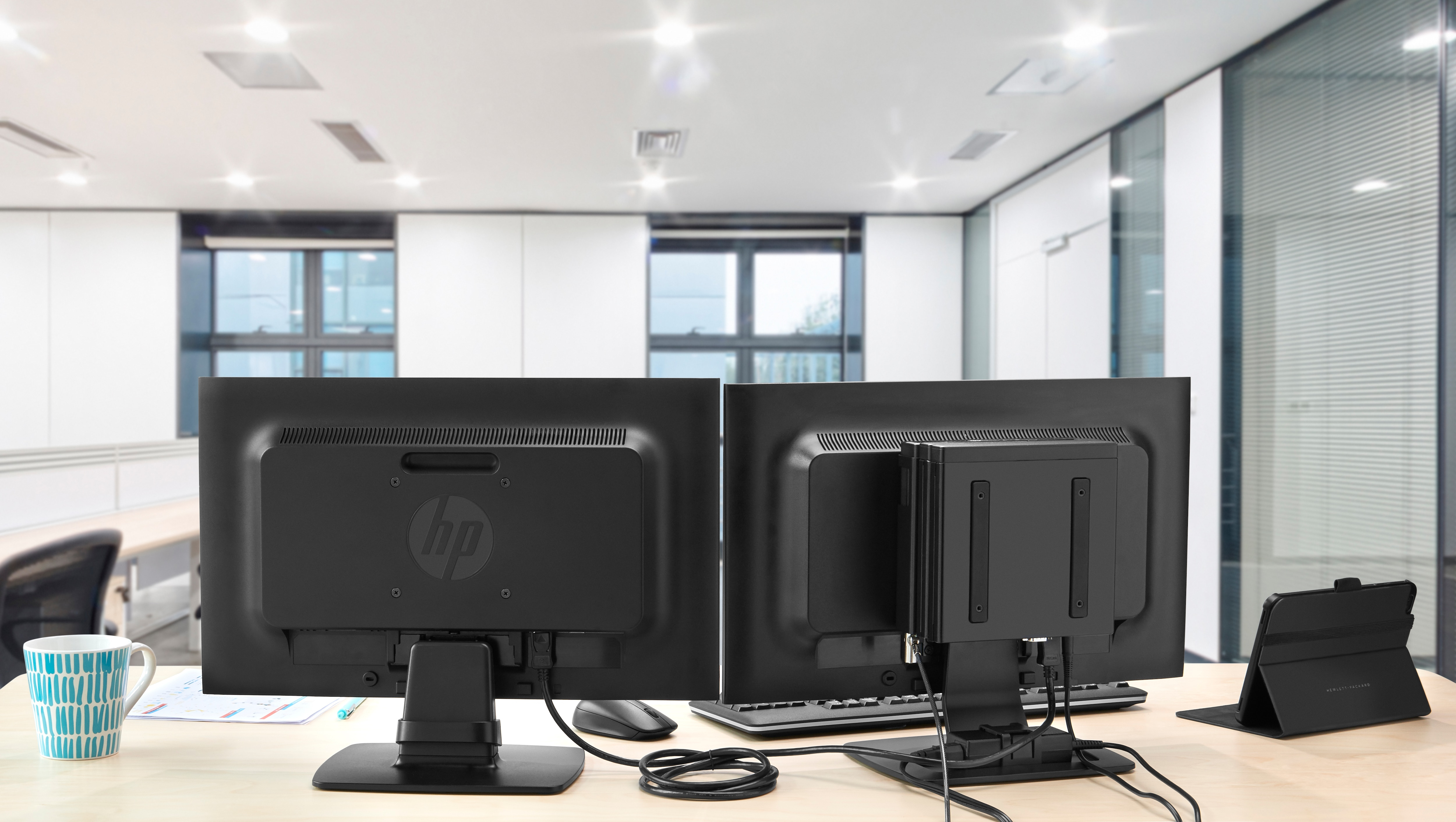 HP 260 G2 Intel® Core™ i3 i3-6100U 4 GB DDR4-SDRAM 1 TB HDD Windows 10 Pro Small Desktop Mini PC Black image 4