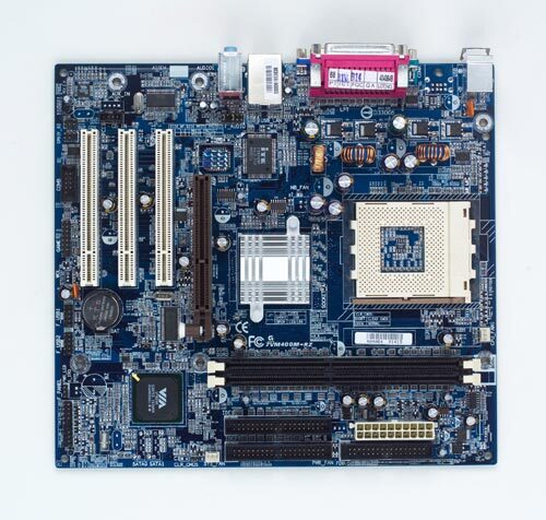 GIGABYTE 7VM400M-RZ (rev. 1.03)