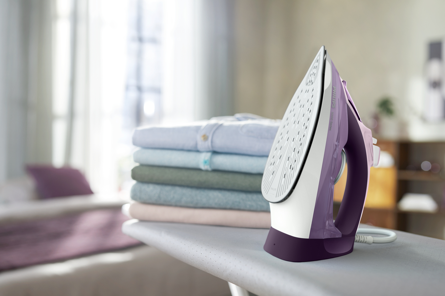 Philips 5000 series DST5031/30 iron Steam iron SteamGlide Plus soleplate – image 5