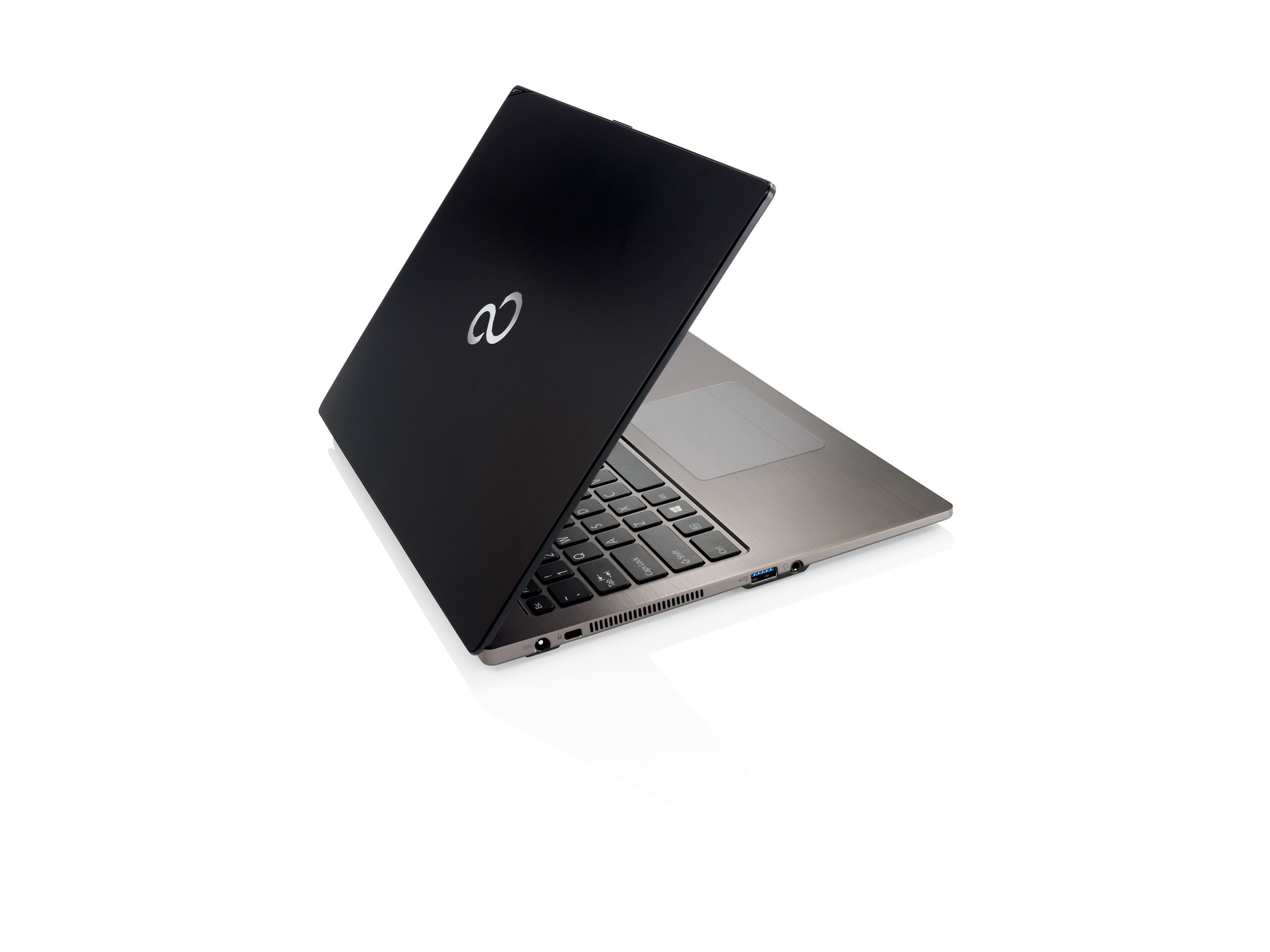 Fujitsu LIFEBOOK U904 Intel® Core™ i7 i7-4600U Laptop – image 4