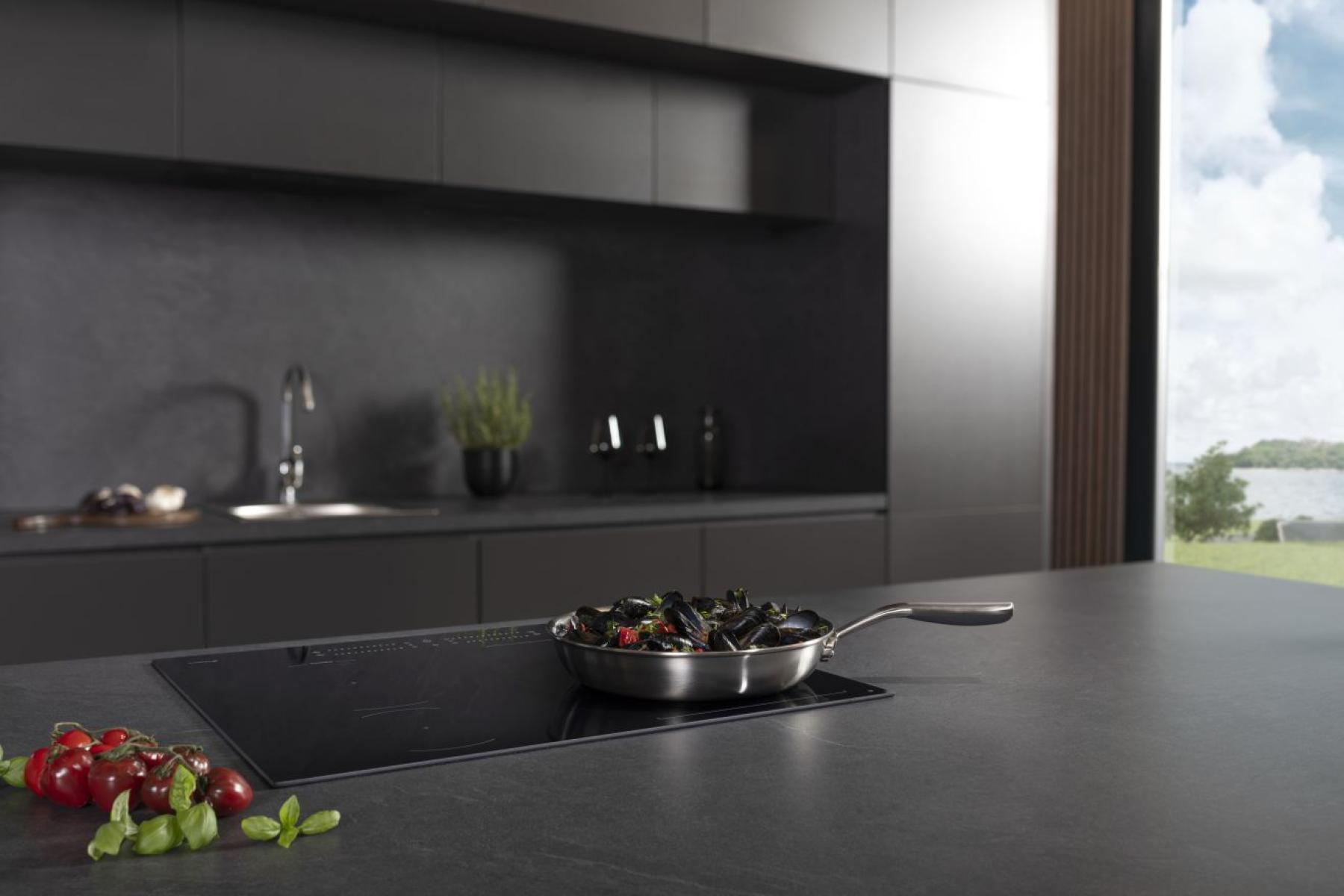Hisense The HI6442BSCWF induction hob heats up fast, offers precise control, and fits seamlessly into most kitchens with its – image 9
