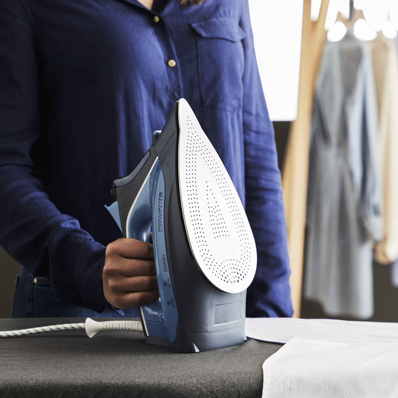 Rowenta DW4308 Steam iron Microsteam 300 Laser soleplate – image 5