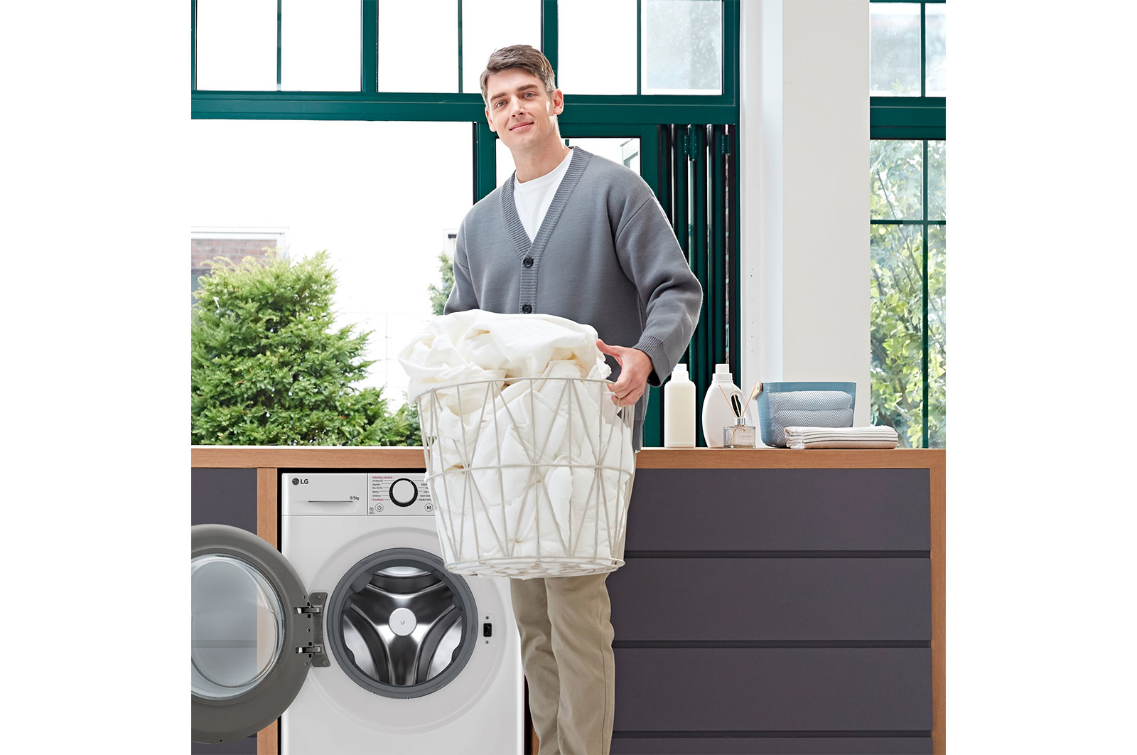 LG F2DR5S09A1W washer dryer Freestanding Front-load White – image 7