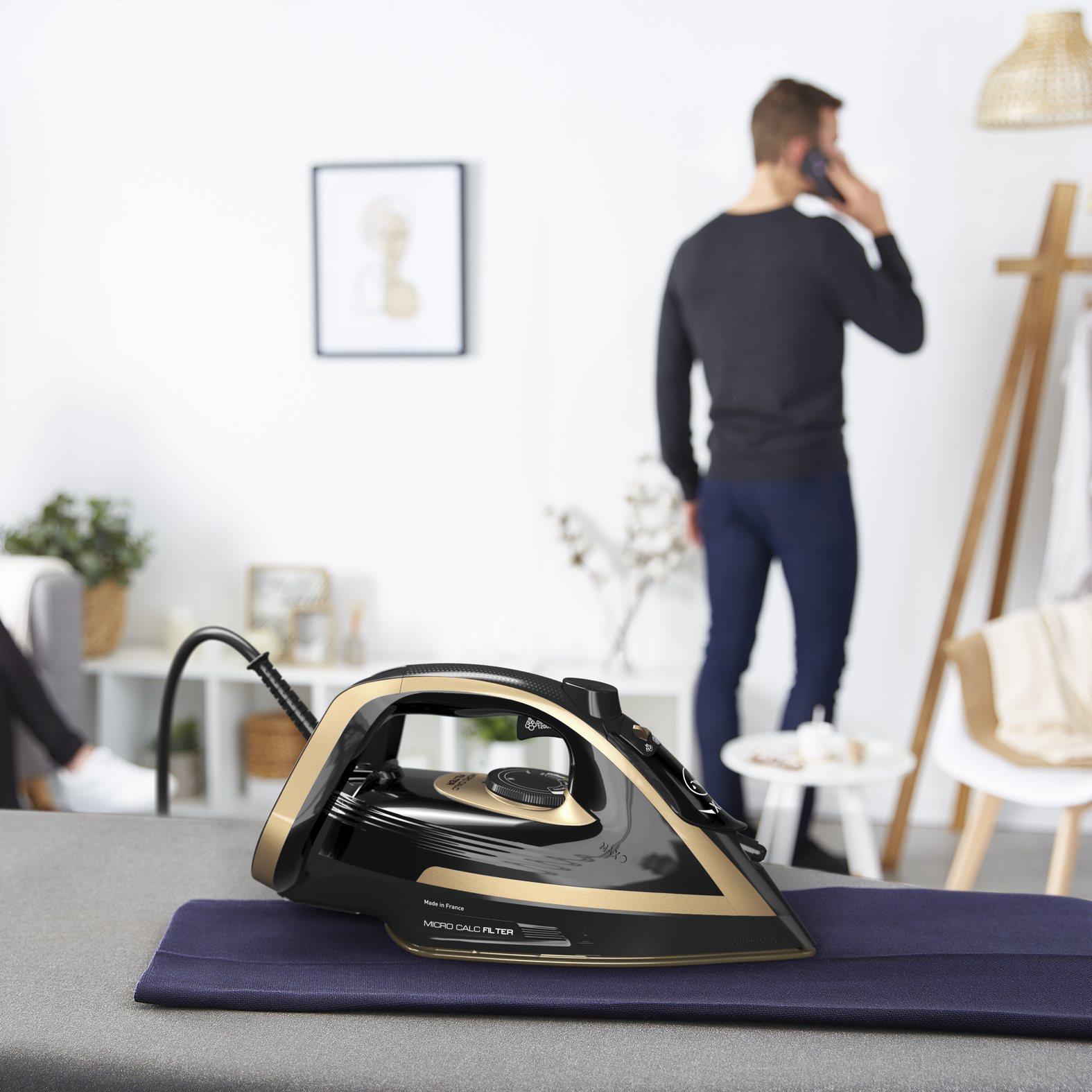 Tefal Puregliss FV8064 Dry & Steam iron Durilium AirGlide Autoclean soleplate – image 5