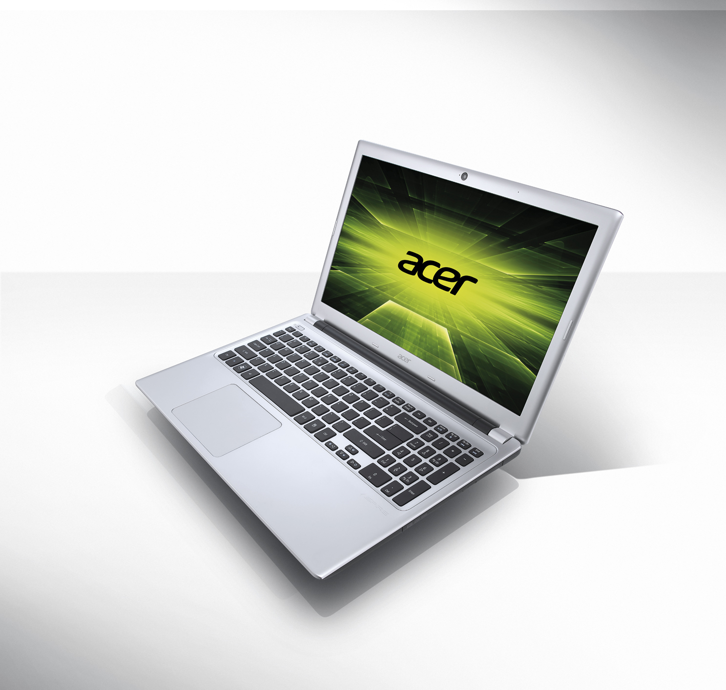 Acer Aspire 571G-323c4G75Mass Intel® Core™ i3 i3-2375M Laptop 39.6 cm (15.6") 4 GB DDR3-SDRAM 750 GB HDD NVIDIA® GeForce® 710M Windows 8 Silver – image 2
