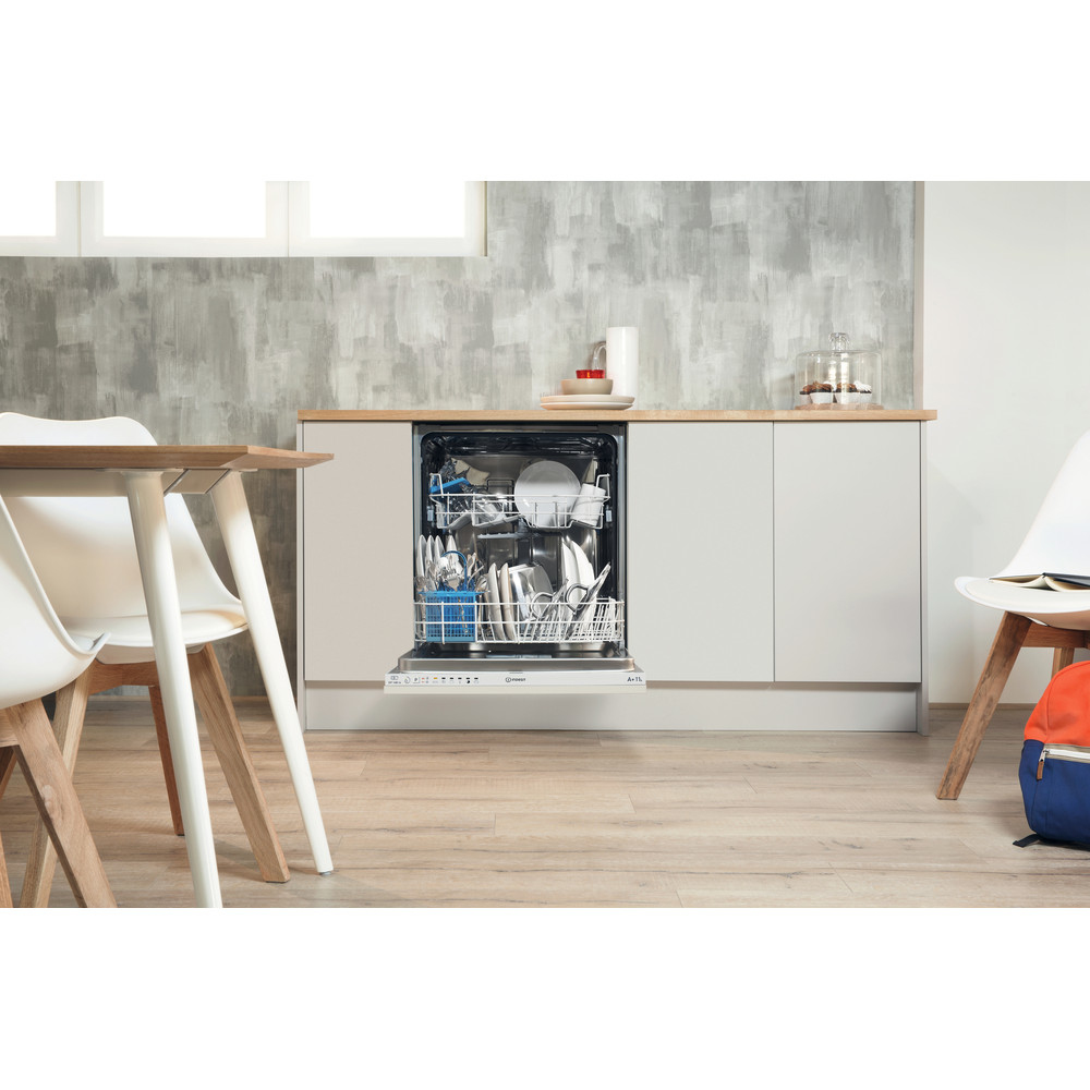 Indesit DIFM 16B1 UK – image 2