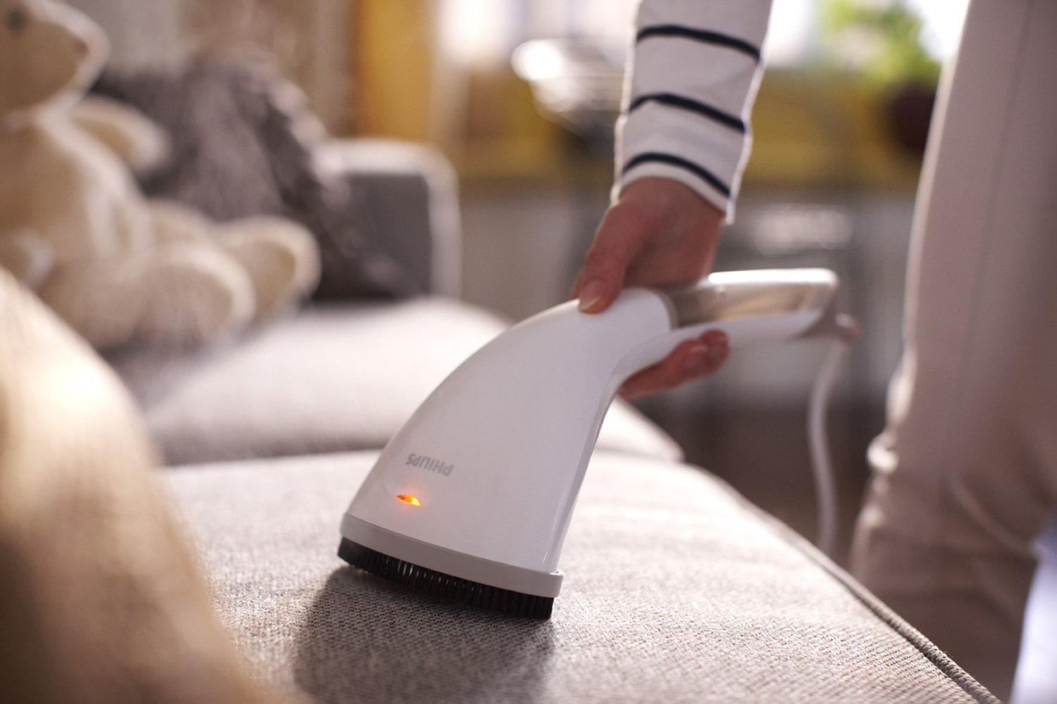 Philips Steam&Go 2-in-1 GC332/67R1 garment steamer – image 3