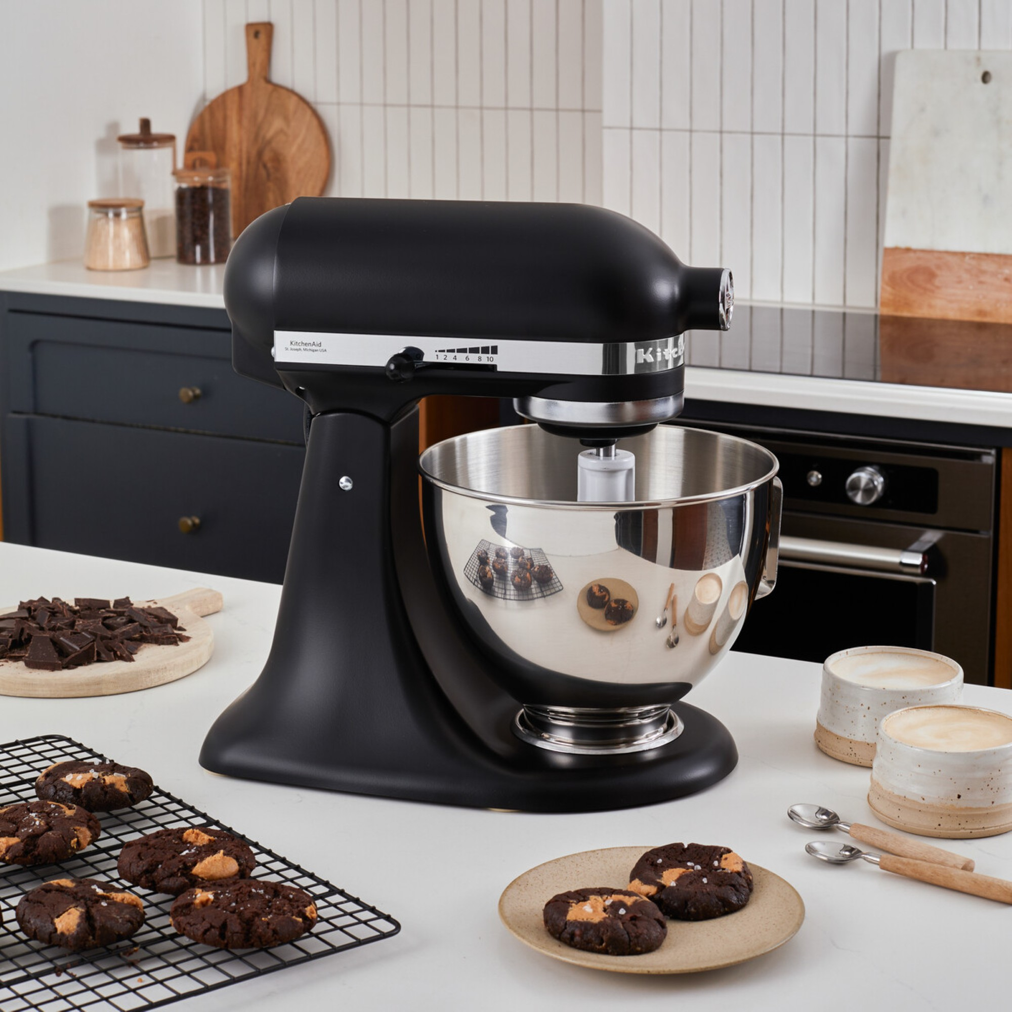 KitchenAid 4.3L Tilt-Head 5KSM95PSBBM Stand Mixer - Matte Black – image 3