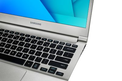 Samsung 9 NP900X3J Intel® Core™ i5 i5-7200U Laptop – image 6