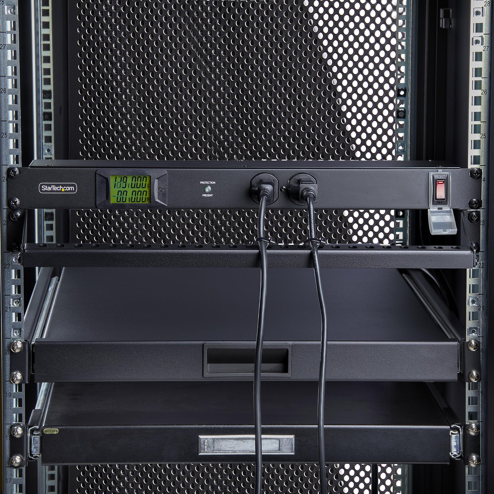 StarTech.com 12-Outlet Horizontal Rack Mount Metered PDU, 1U Server Power Strip w/Surge Protector – image 6