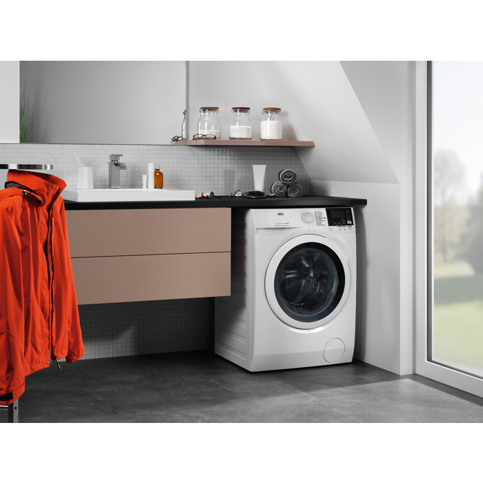 AEG L7WEE961 washer dryer Freestanding Front-load White – image 3