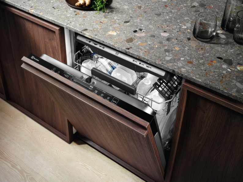 Electrolux EEG69405L Fully built-in 15 place settings – image 9