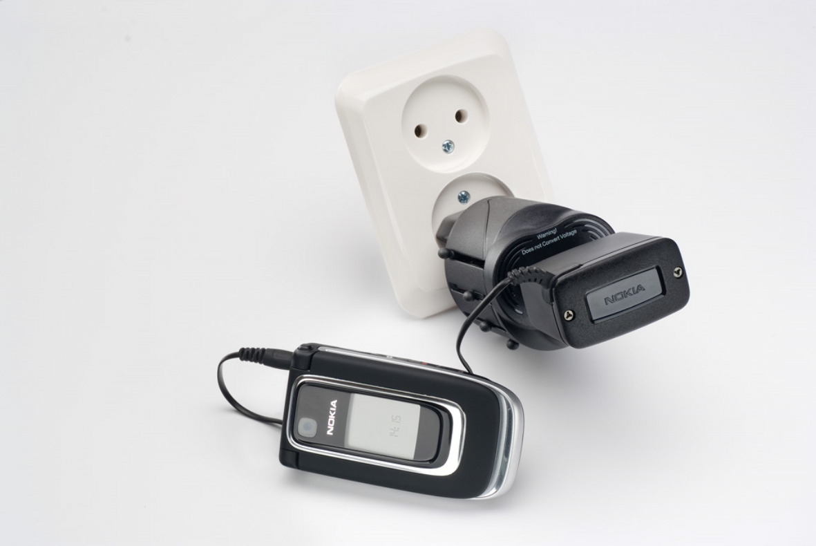 Kensington Travel Plug Adapter with USB Charger – image 2