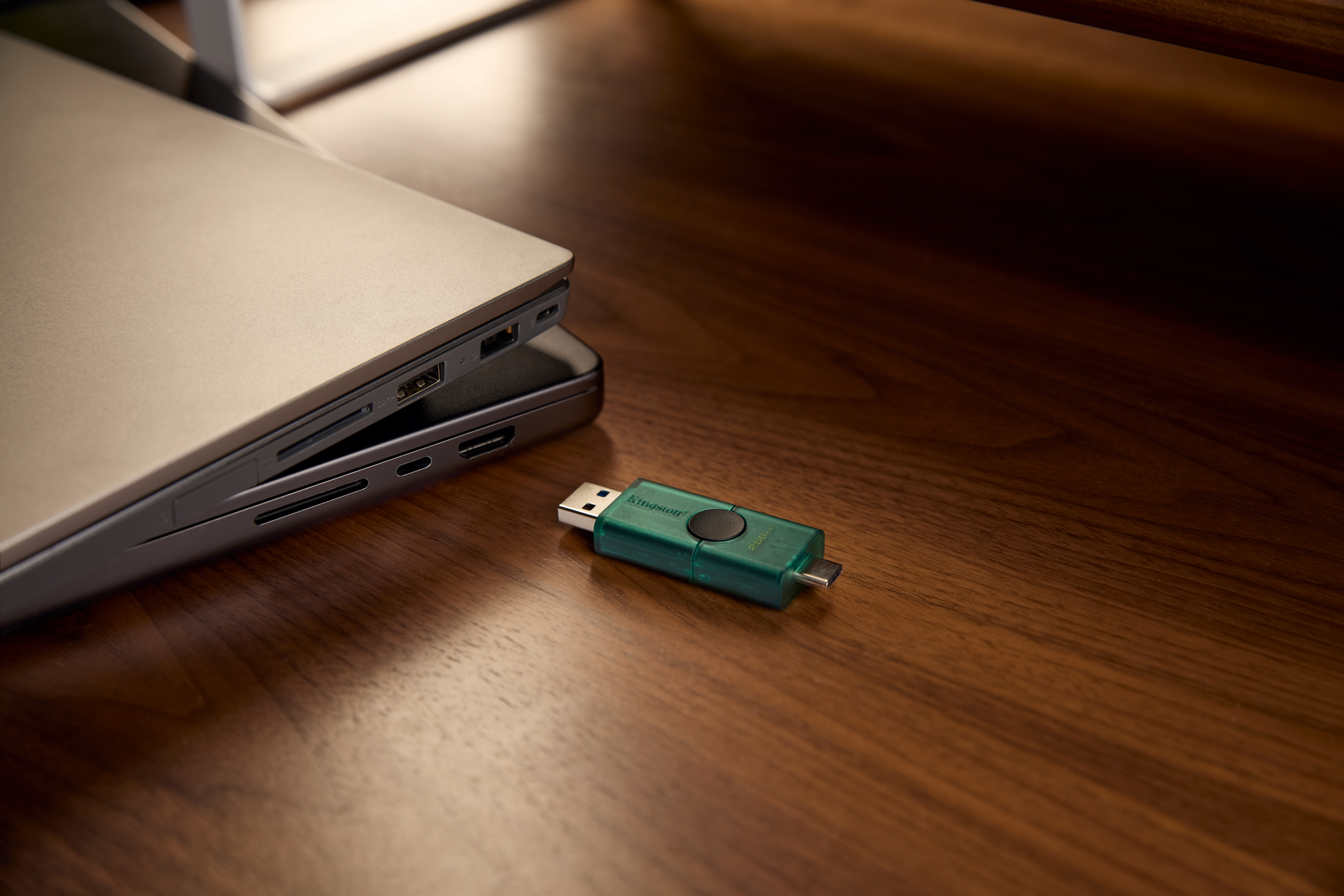 256GB USB-A + USB-C 3.2 GEN 1 DATATRAVEL - Image 1