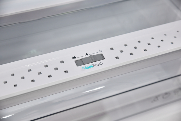 Sharp SJ-LD125E0XS-EU fridge Built-in – image 4