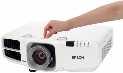 Epson EB-G6050W – image 3