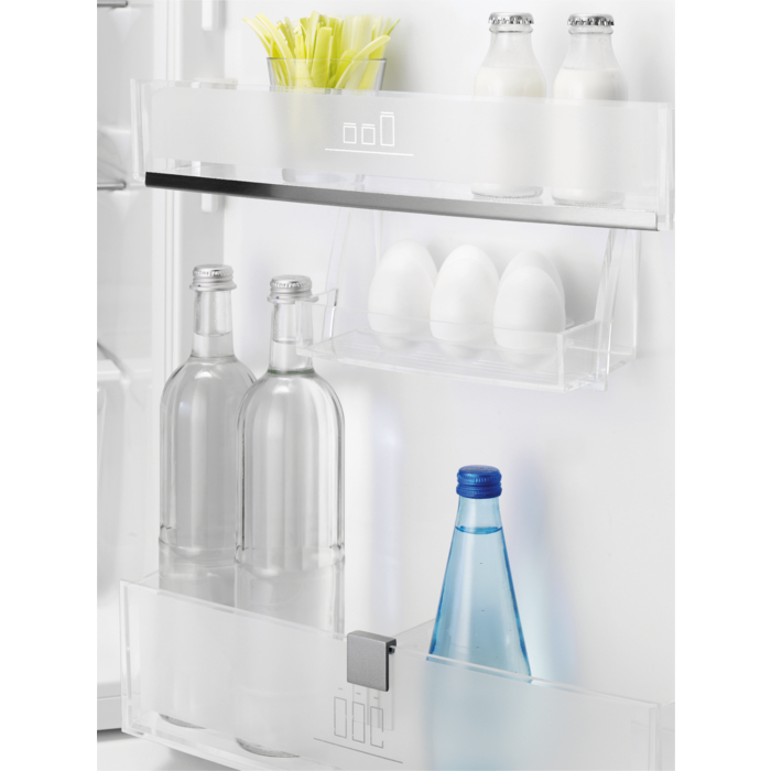 Electrolux ENN3101AOW fridge-freezer Built-in – image 4