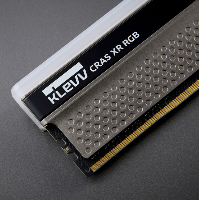 Klevv 8GB CRAS XR RGB GAMING RAM MODULE DDR4 4266MT/s PC4-34100 UNBUFFERED NON-ECC – image 3
