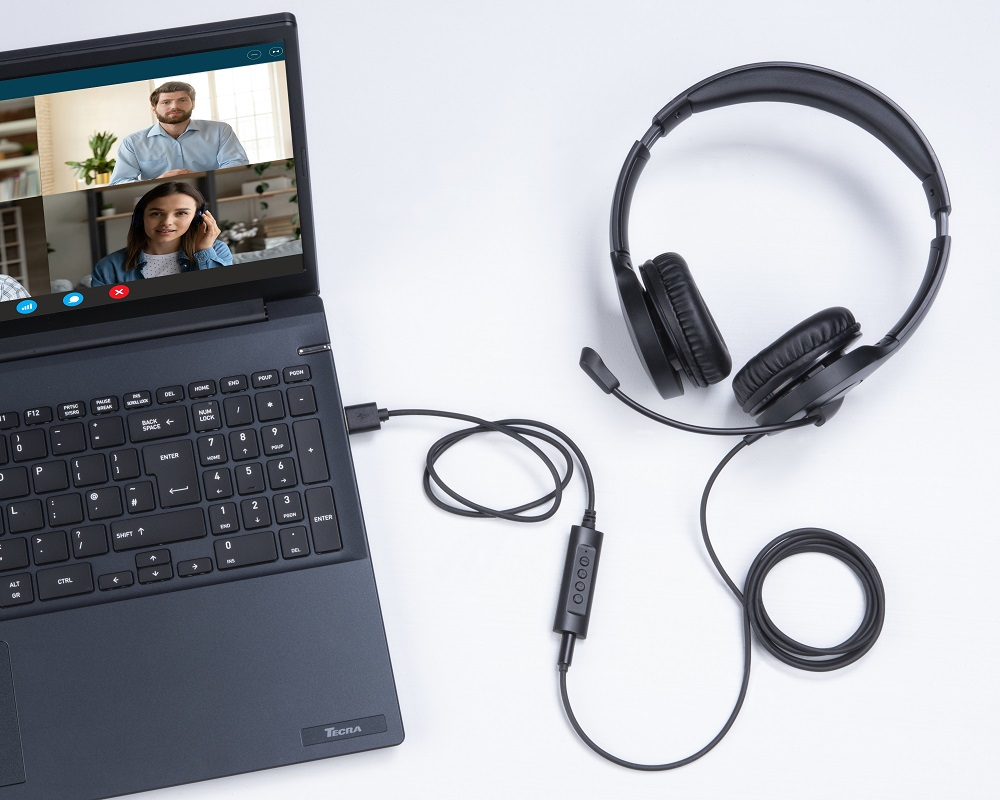 Dynabook Wired Headset – image 7