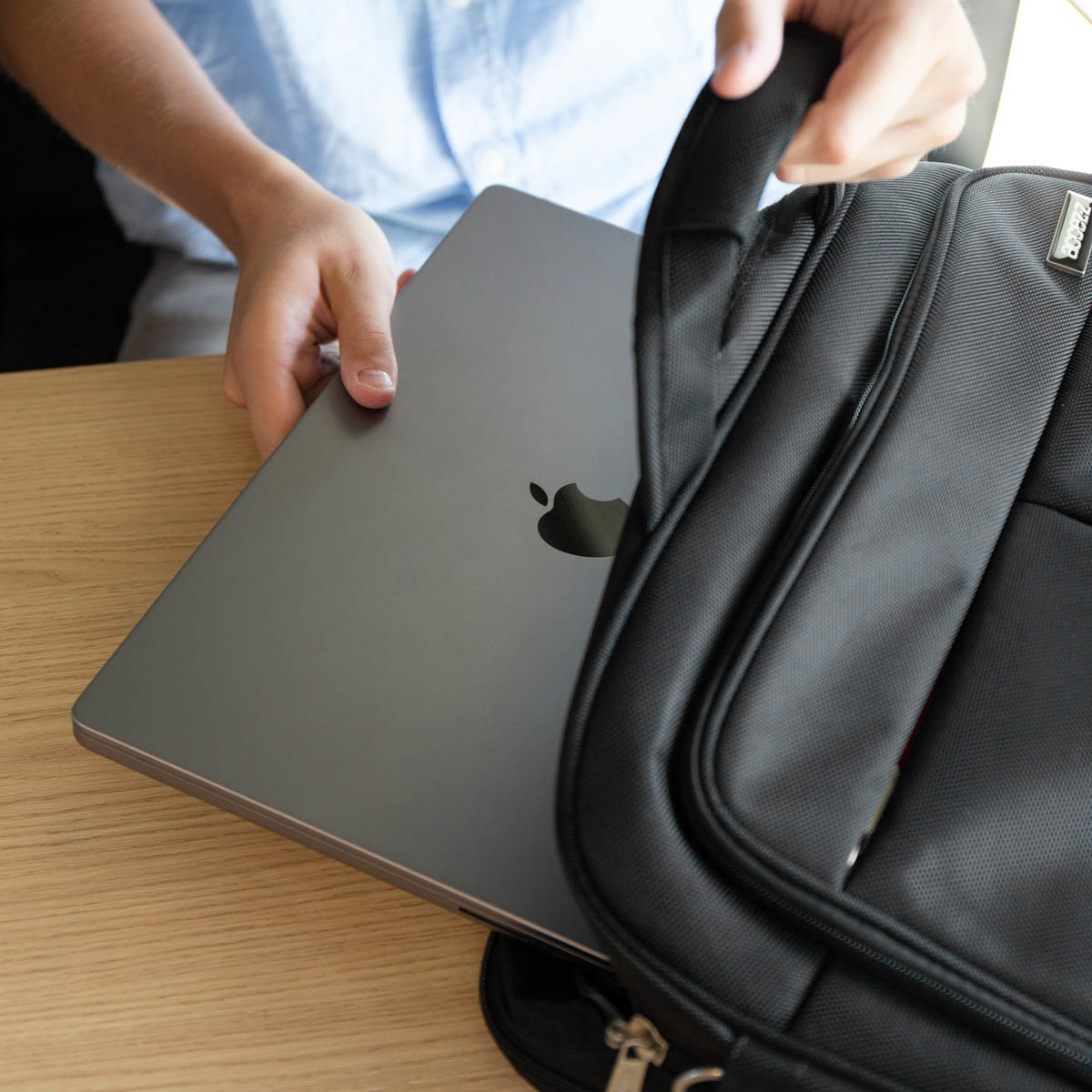 Accezz TASUNI51816001 laptop case – image 3