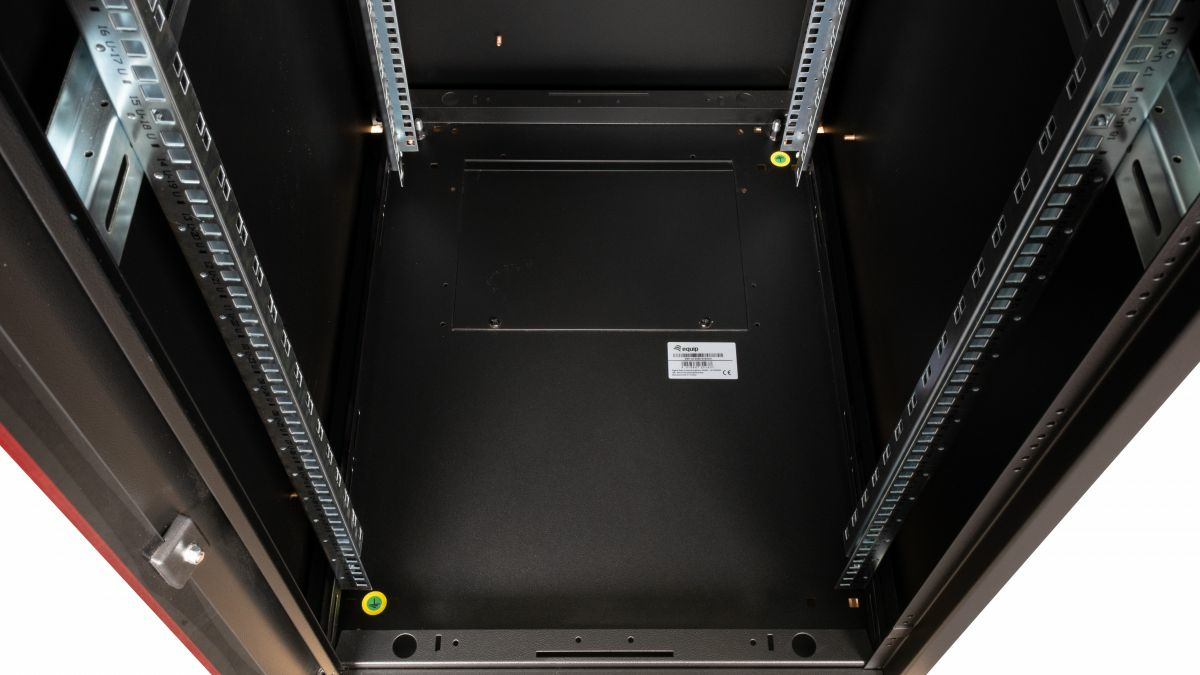 Equip Basic Flex 19' Cabinet, 32U – image 4