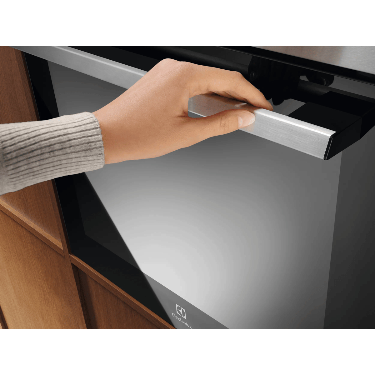Electrolux LOP4S46TX 72 L 3490 W Stainless steel – image 2