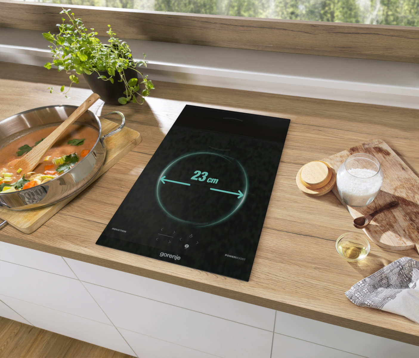 Gorenje Upplev snabbheten och säkerheten hos Gorenjes induktionshällar, med omedelbar värmereglering och ytor som är svala att röra vid för en effektivare och s – image 9