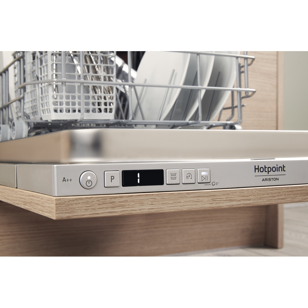 Hotpoint HSIC 3T127 UK – image 8