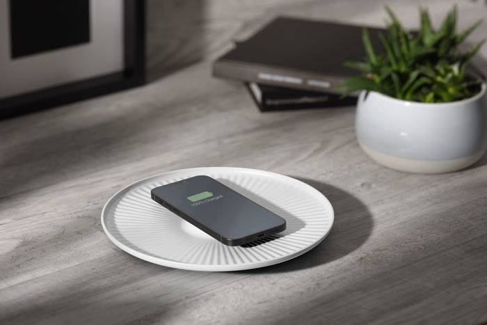 Cellularline Lotus - Decorative Wireless Charger designed by Matteo Ragni – image 4