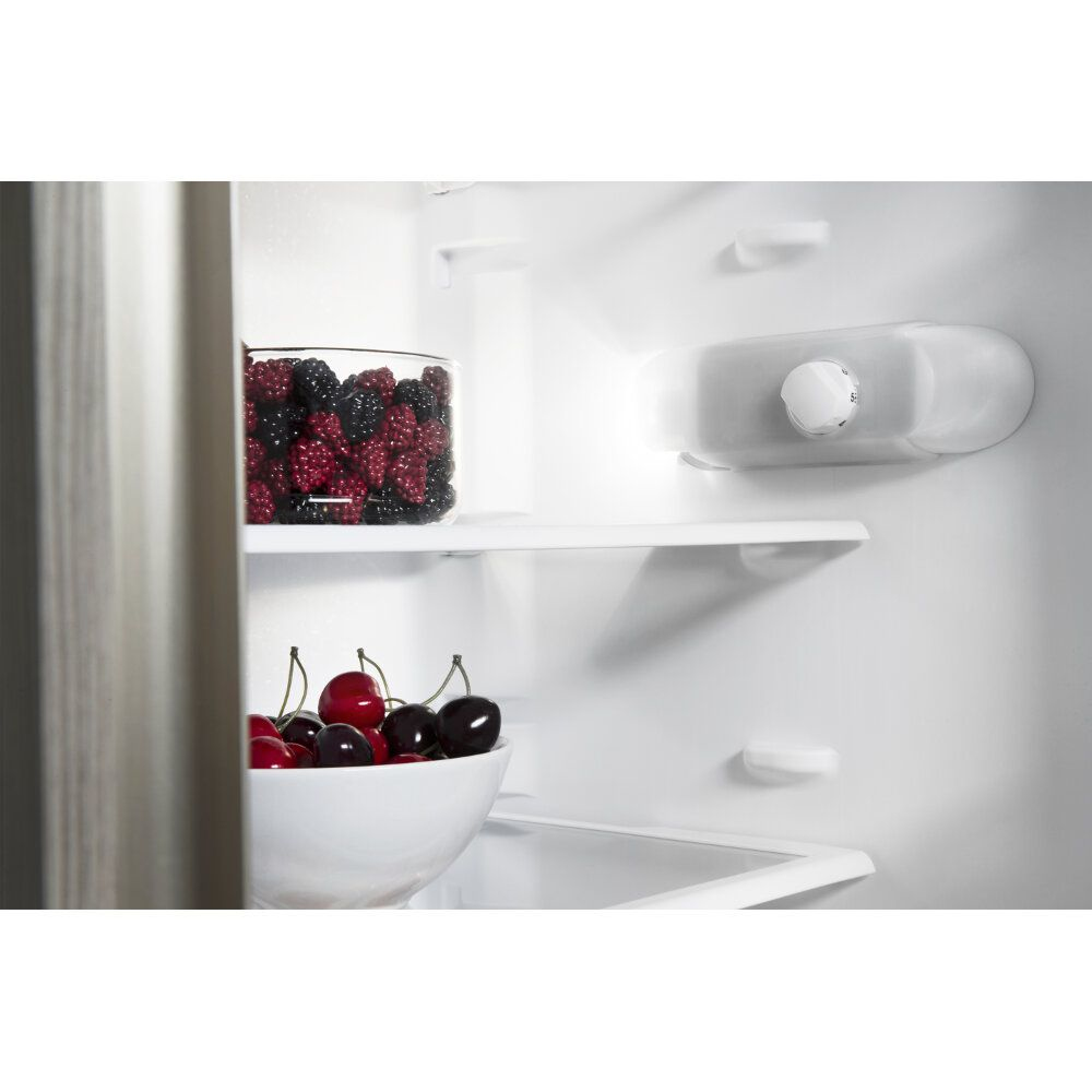 Whirlpool ARG760/A+ combi-fridge Built-in – image 7