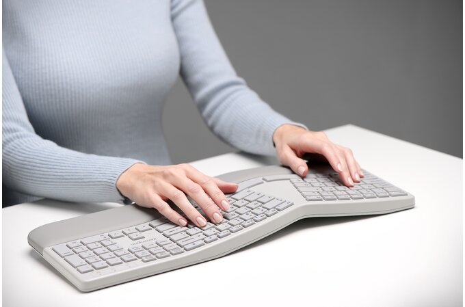 Kensington Pro Fit® Ergo Wireless Keyboard—Gray – image 9