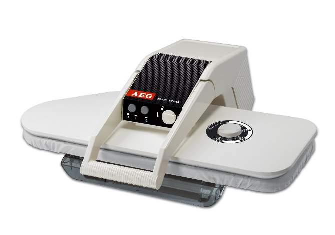 AEG 1206 steam ironing station