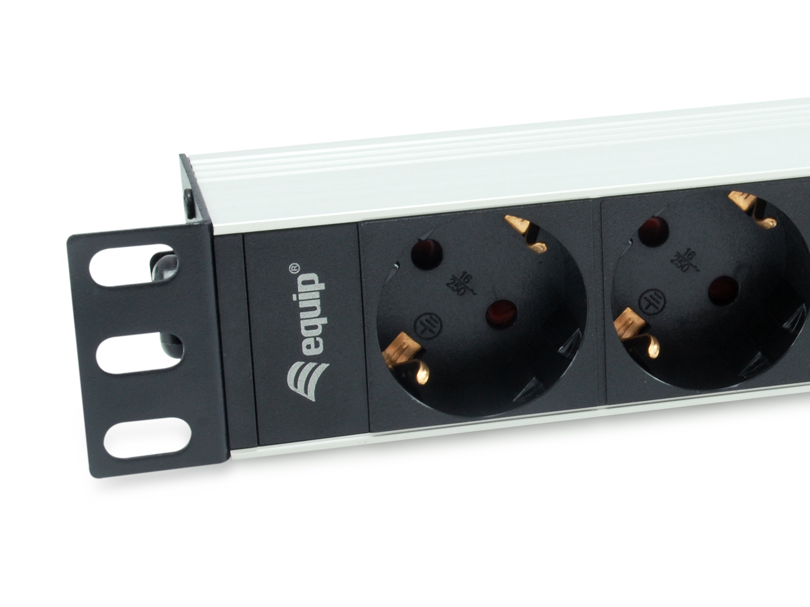 Equip 333311 power distribution unit (PDU) 4 AC outlet(s) 1U Black, Silver – image 3