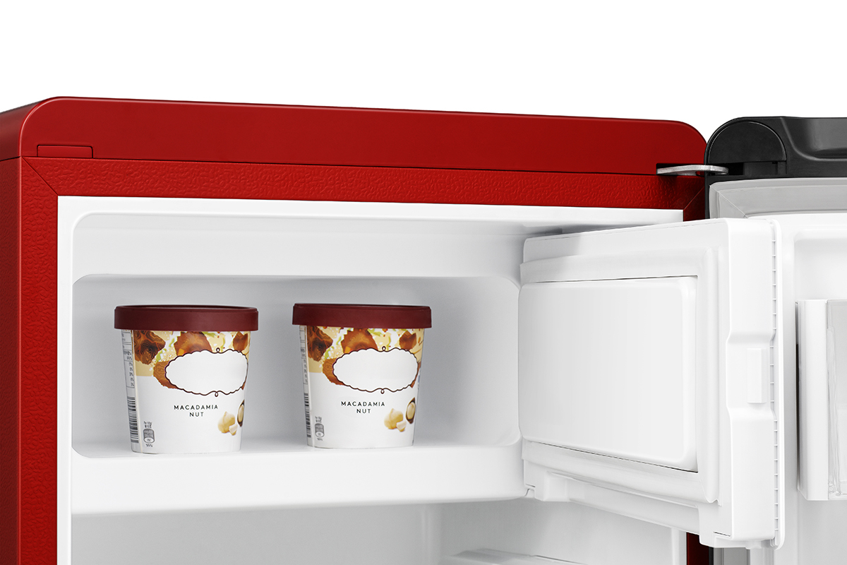 Hisense RR106D4CRF combi-fridge Freestanding – image 3