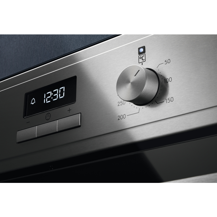 Electrolux EOF3H70X 72 L Black, Stainless steel – image 3
