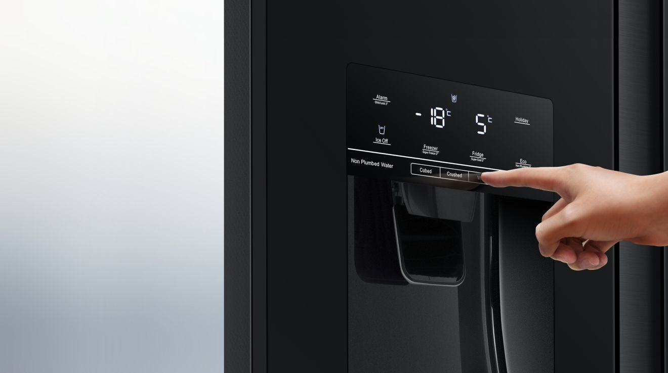 Hisense RS694N4TFE side-by-side refrigerator Freestanding – image 7