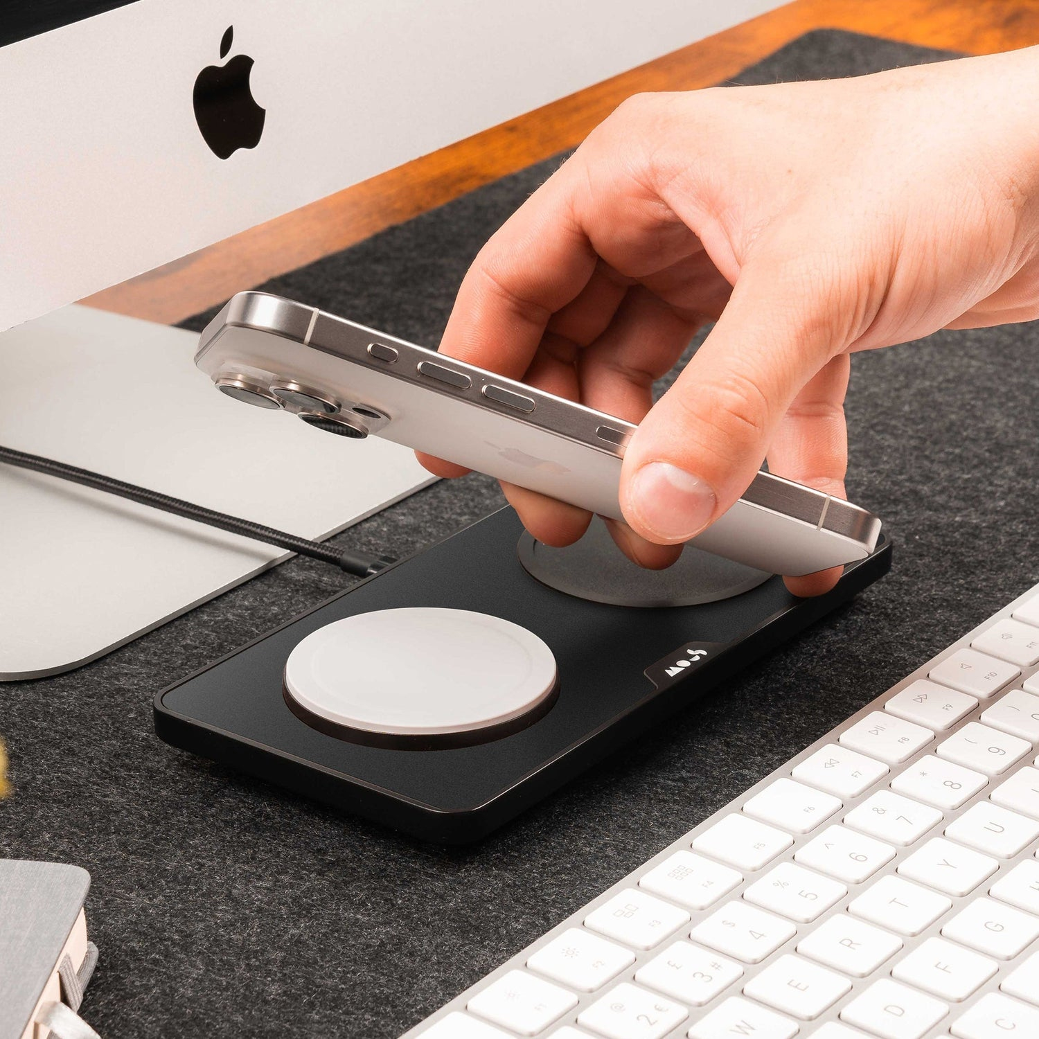 Mous Matte Black Charging Station with MagSafe – image 3