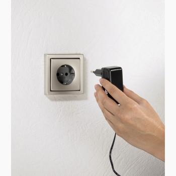 Hama Dual Charging Station – image 3