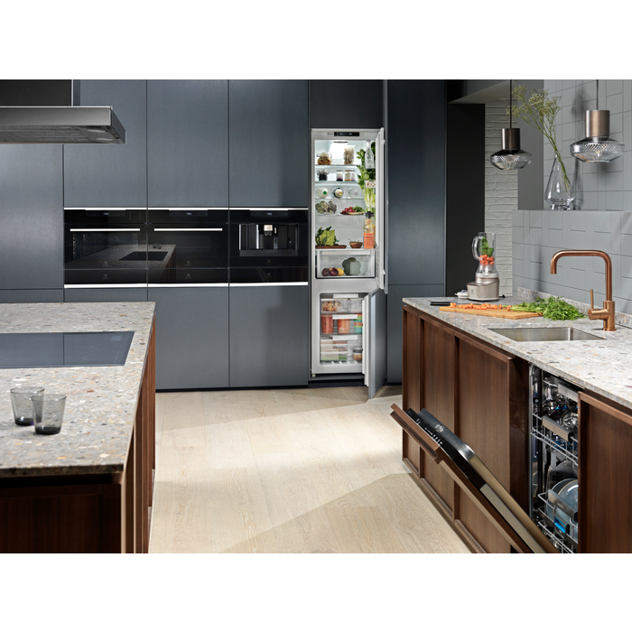 Electrolux KECA7300L Fully built-in 13 place settings – image 4