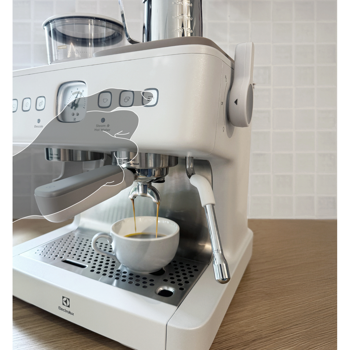 Electrolux E8EC1-8SW coffee maker Manual Espresso machine – image 7