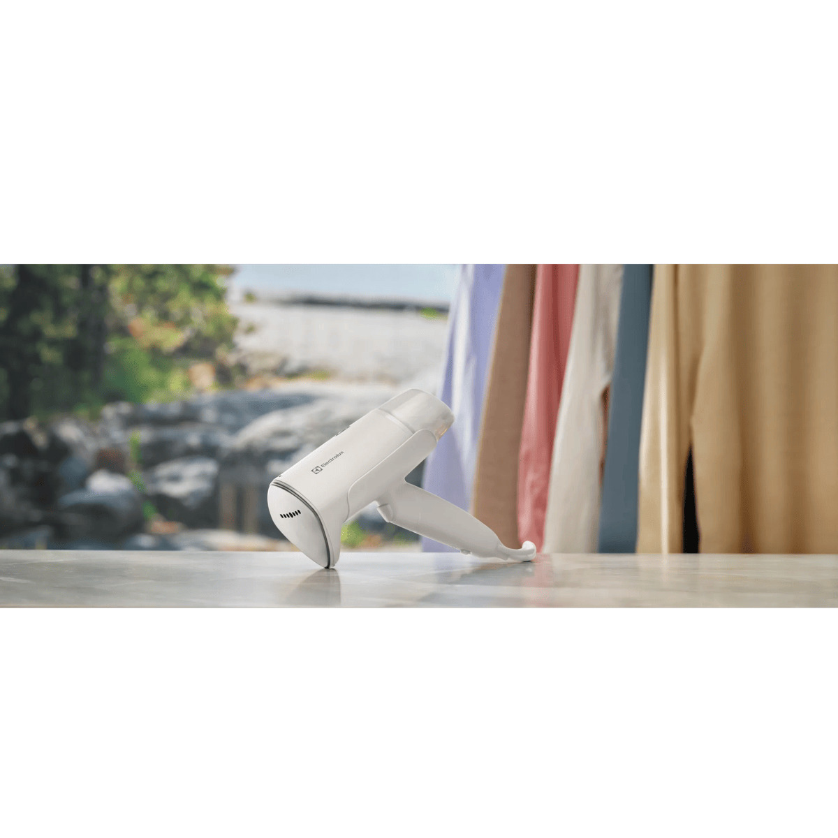 Electrolux E5HS2-6SW Handheld garment steamer – image 8