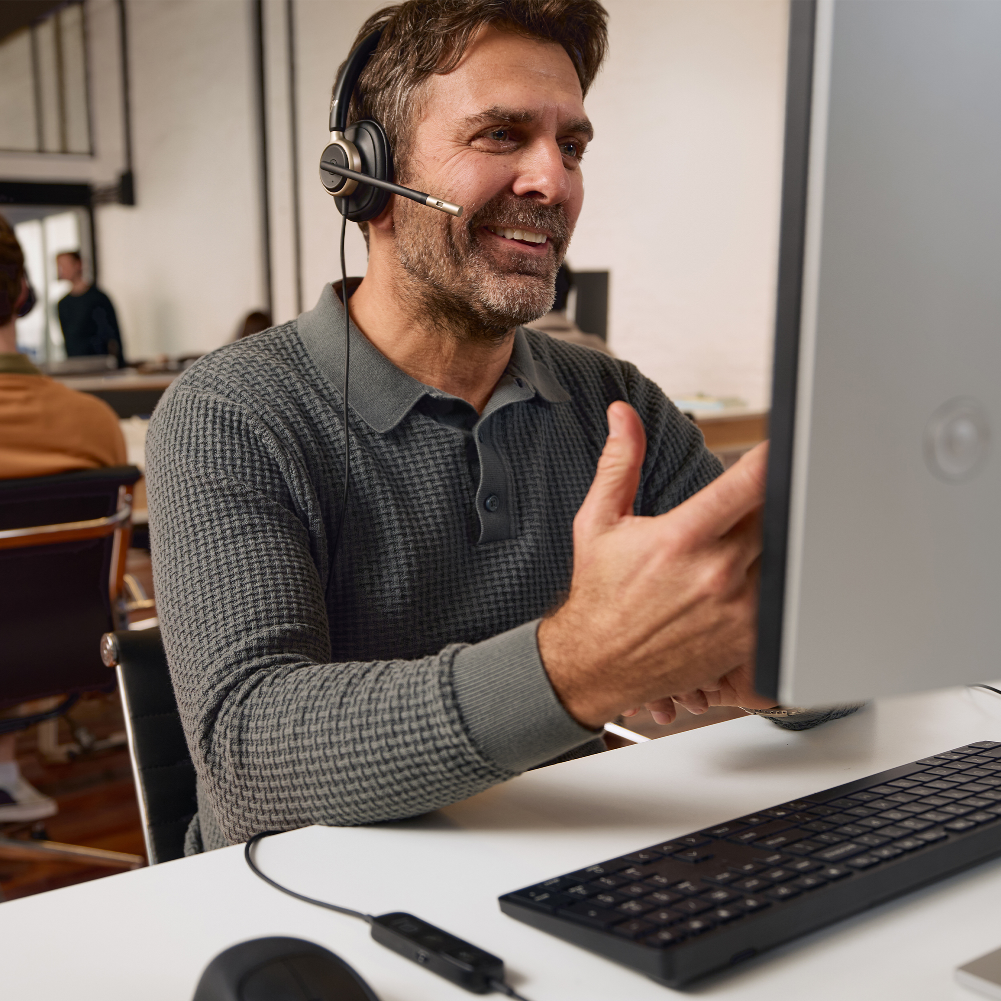 HP Poly Headset estéreo USB com fios Mission 825 (a granel) — miniatura 10
