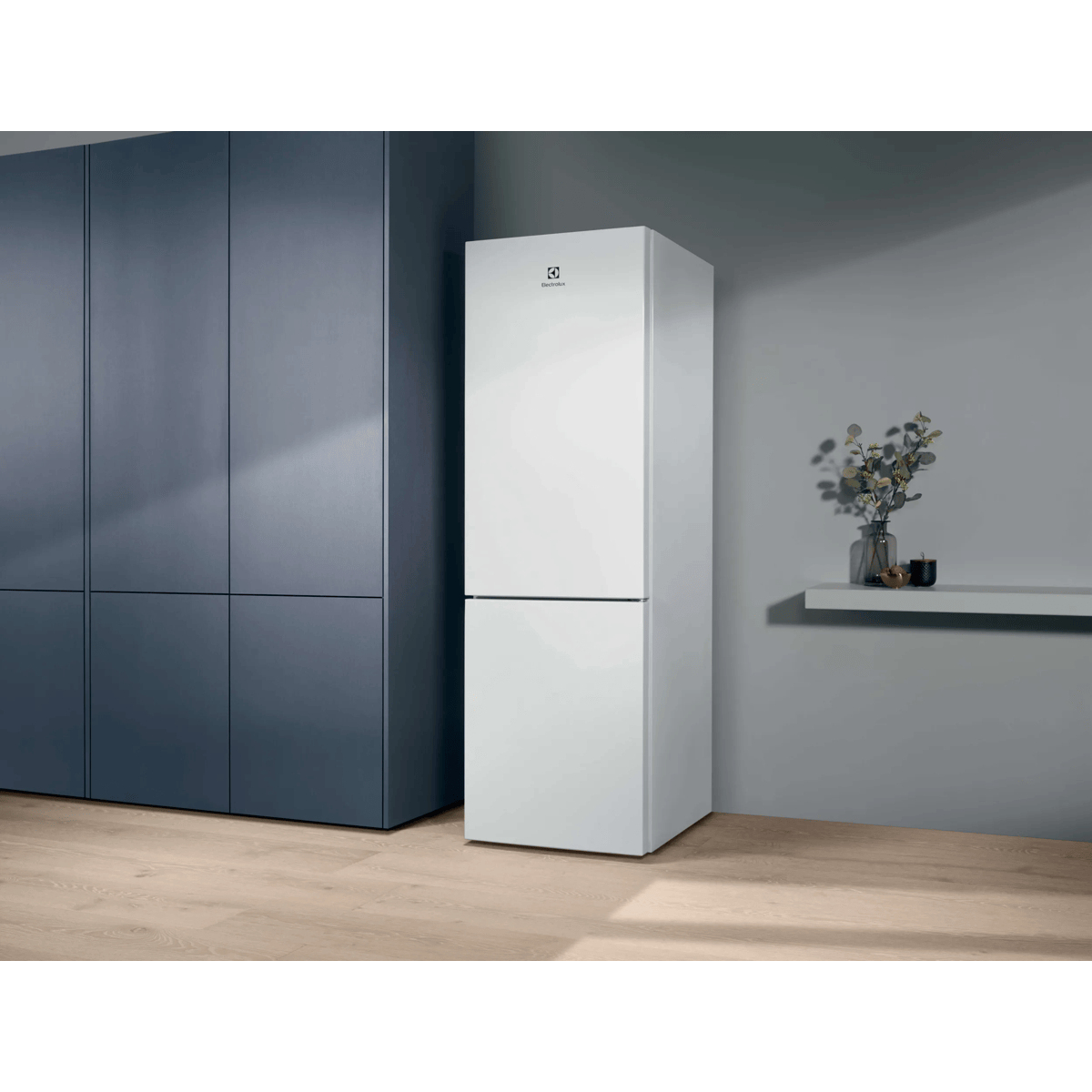 Electrolux LNT5ME32W1 Freestanding – image 3