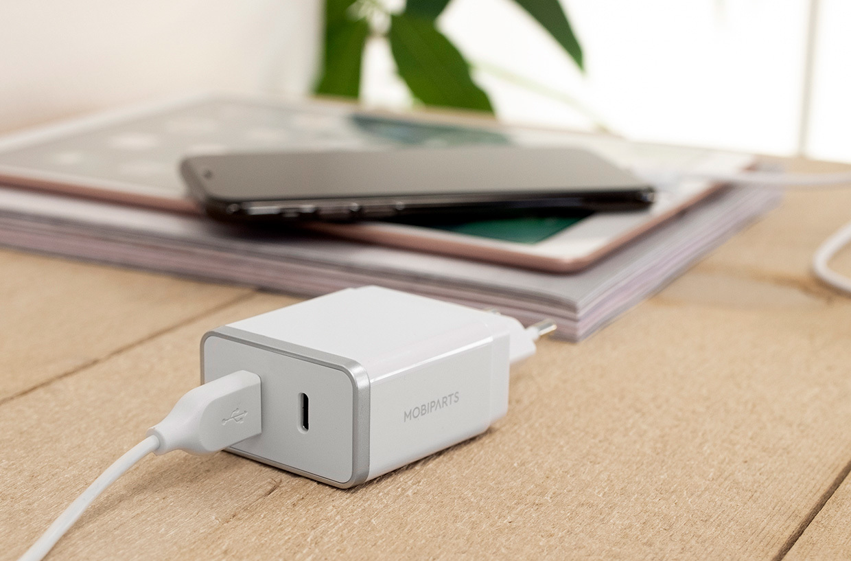 Mobiparts Wall Charger Dual USB-A and USB-C 2.4A White – image 4