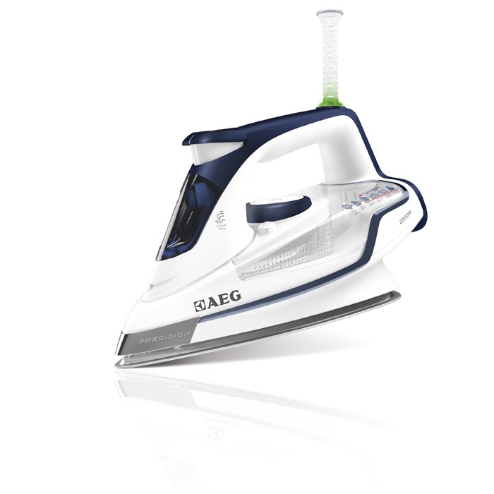 AEG DB6120 Dry & Steam iron Ultragliss soleplate